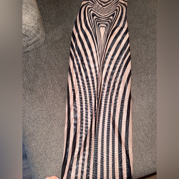 Striped Black and Tan Mesh Bodycon Dress brand new never worn - Picture 10 of 12
